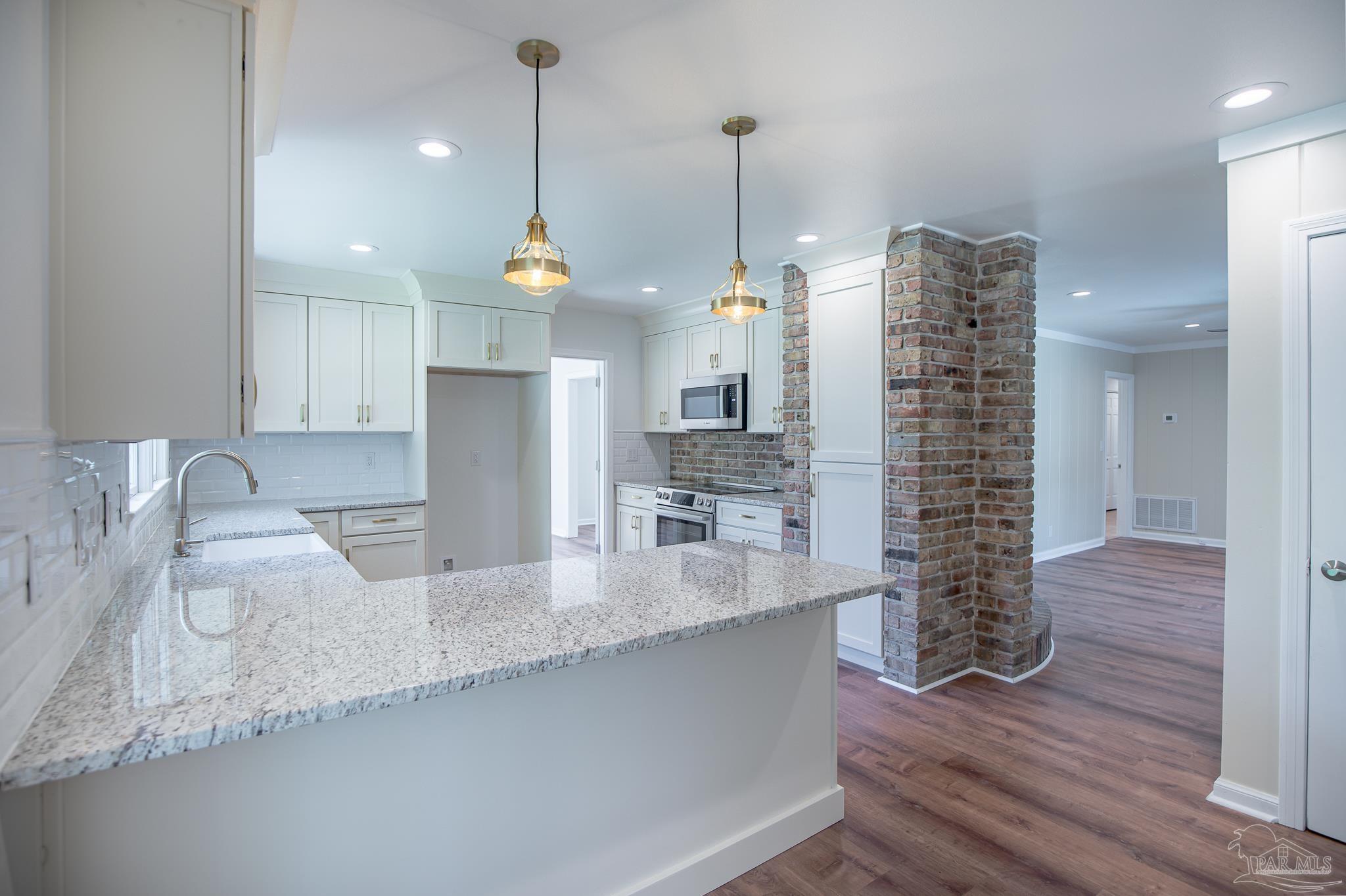 4095 Aiken Road Pensacola, FL 32503 - Photo 12 of 48 Gallery Image 12