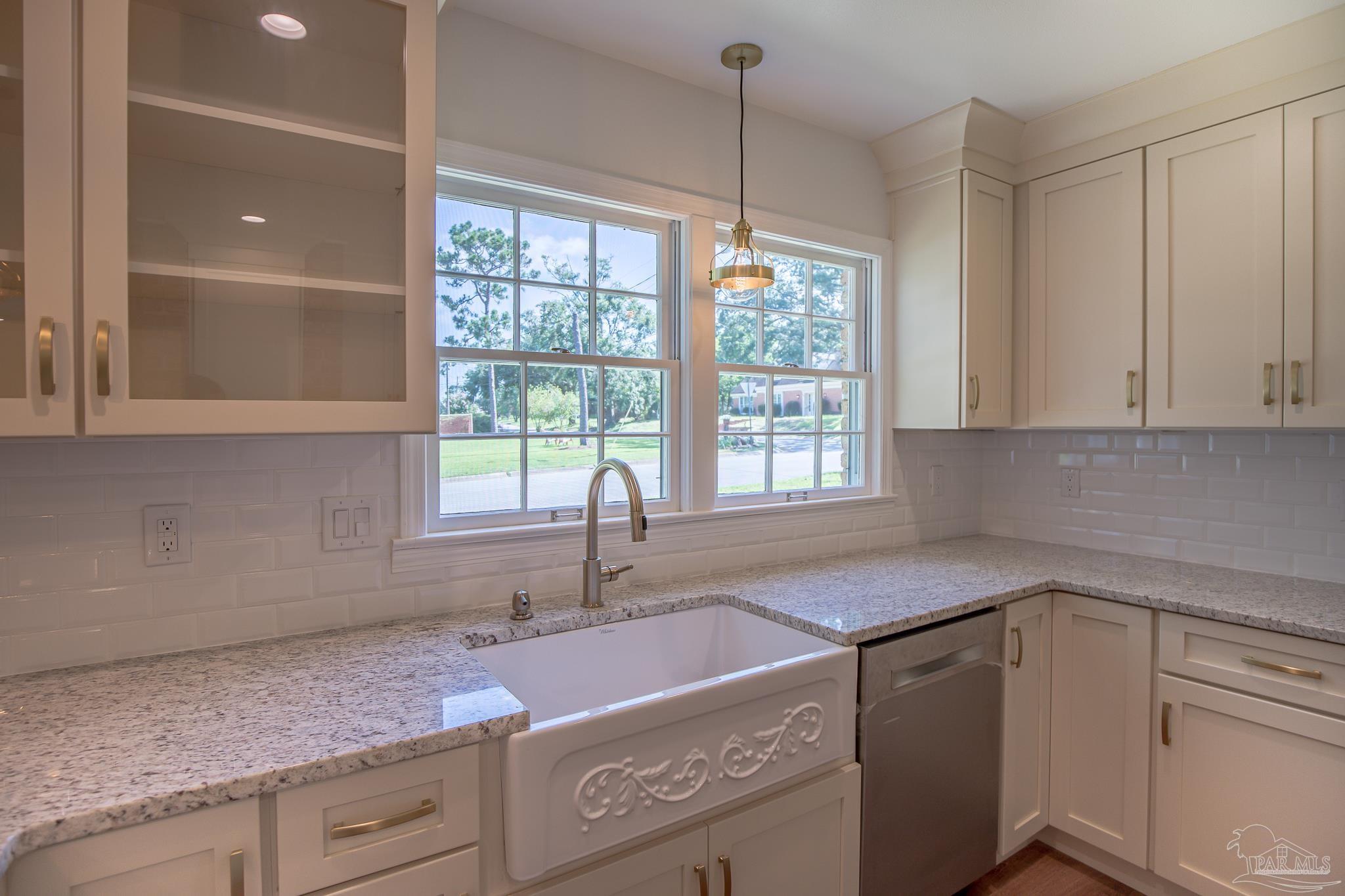 4095 Aiken Road Pensacola, FL 32503 - Photo 8 of 48 Gallery Image 8