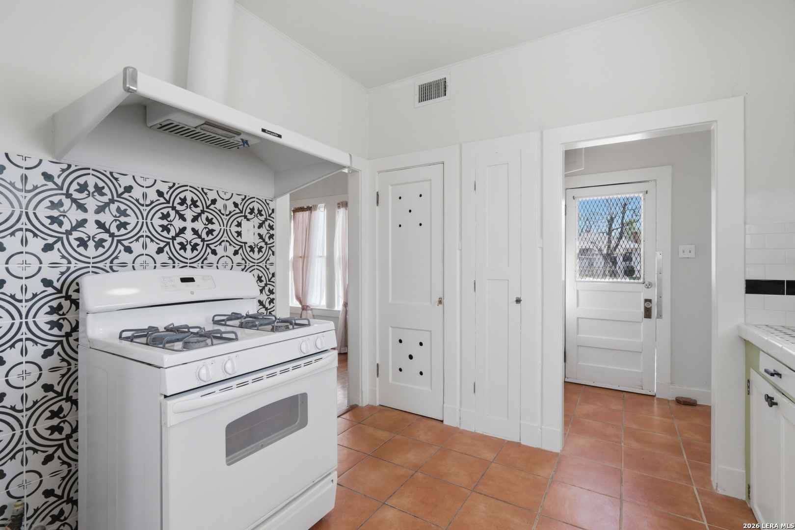 1446 Fulton Avenue San Antonio, TX 78201 - Photo 14 of 33