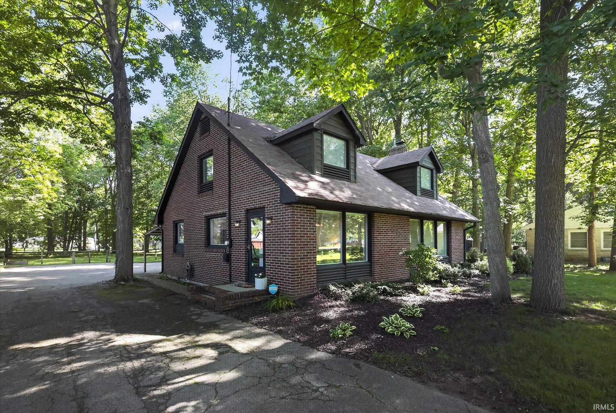 2111 Bashor Road Goshen, IN 46526 - Photo 4 of 40