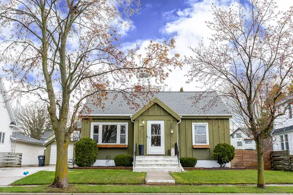 $249,900 | 509 Jackson Street, Mishicot, WI 54228