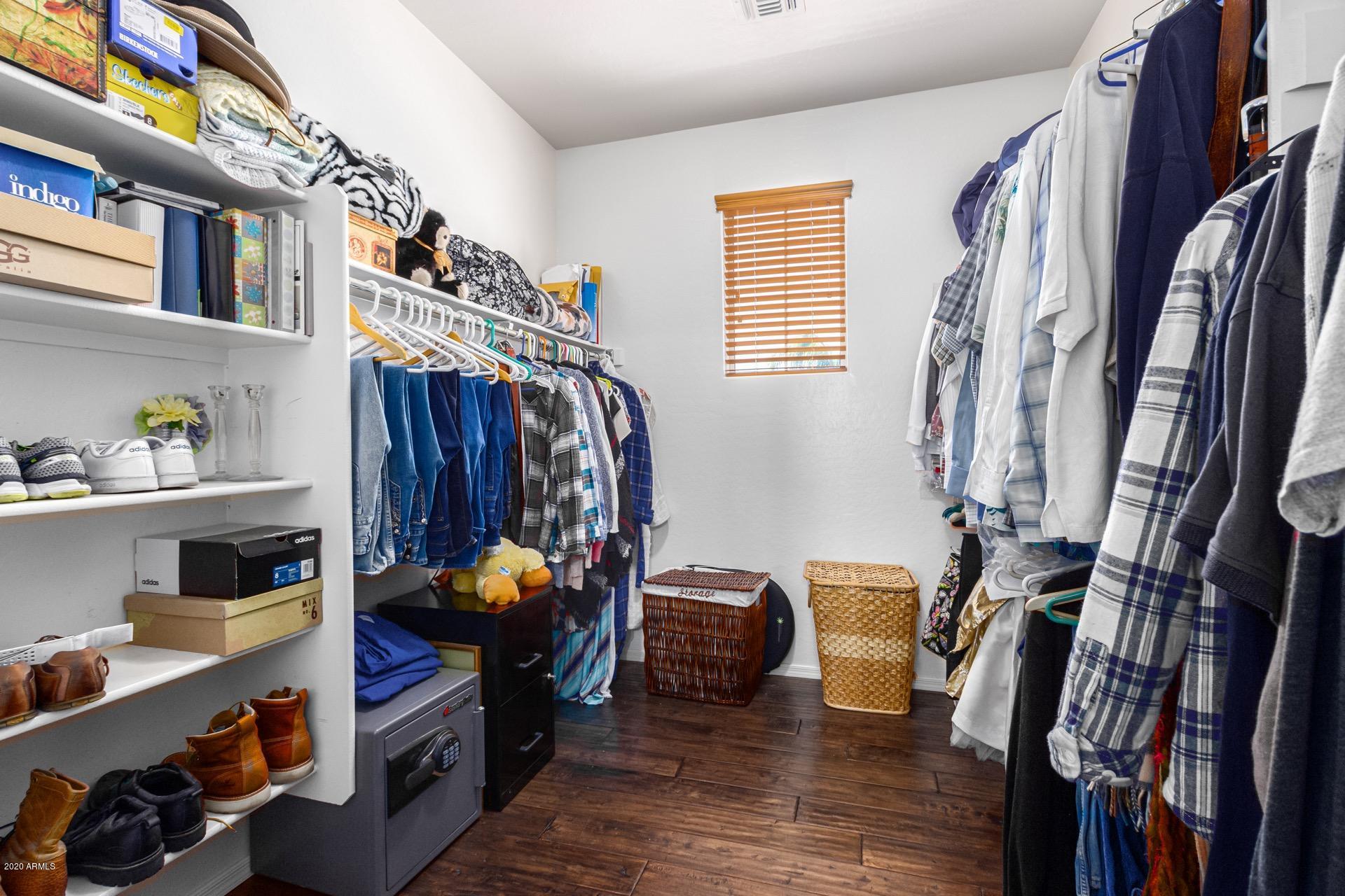989 East Ranch Road Gilbert, AZ 85296 - Photo 23 of 25 Master Walk in closet