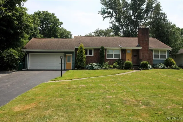 $2,900 | 8709 Nottingham Terrace, Clarence, NY 14221