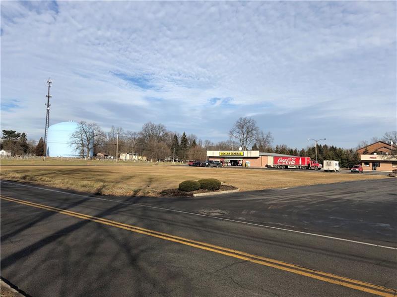 841 Sharon New Castle Road Farrell, PA 16121 - Photo 5 of 12 Two easy entrance and exits for the lot.