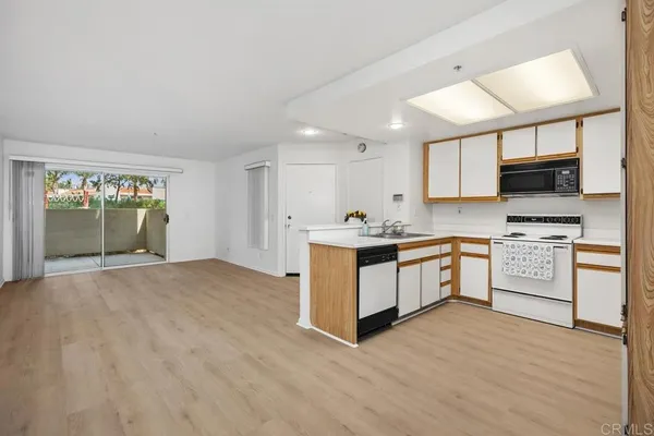 $499,000 | 2800 Keller Drive, Unit 306, Tustin, CA 92782