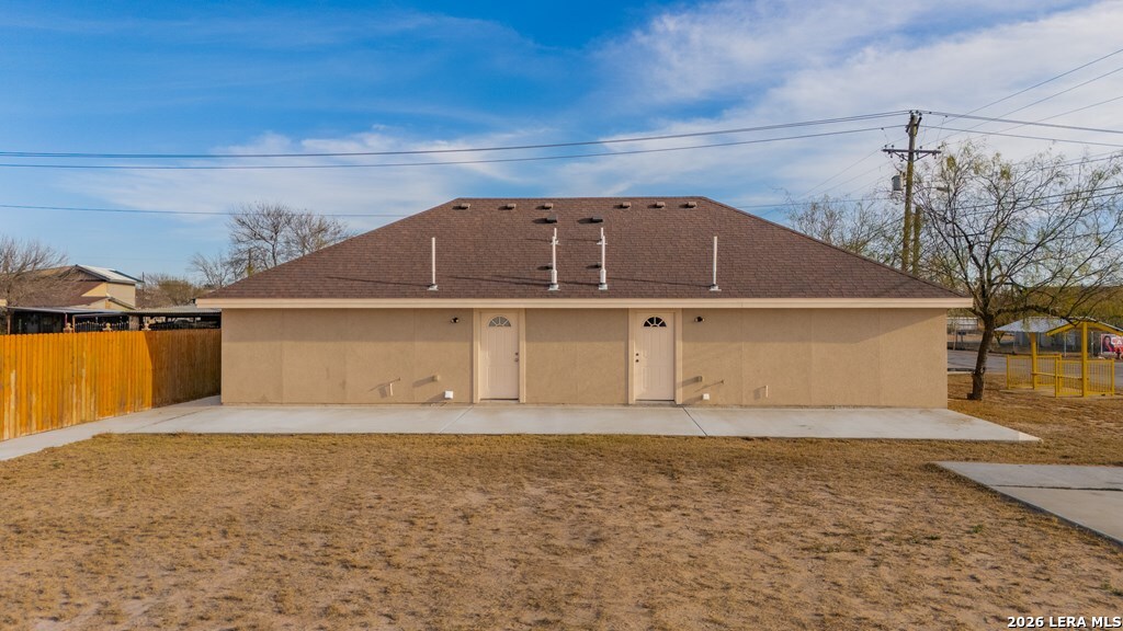 47 Wagon Wheel Road Eagle Pass, TX 78852 - Photo 2 of 36