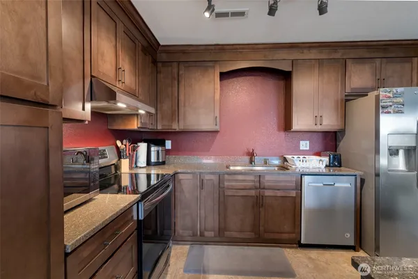 $346,750 | 651 Southeast Bayshore Drive, Unit B304, Oak Harbor, WA 98277