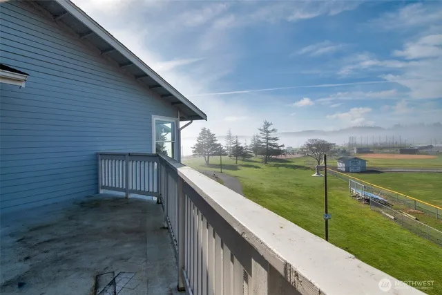 $346,750 | 651 Southeast Bayshore Drive, Unit B304, Oak Harbor, WA 98277