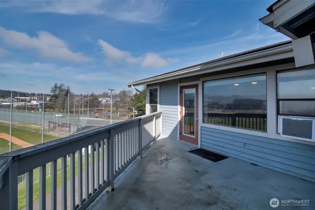 $346,750 | 651 Southeast Bayshore Drive, Unit B304, Oak Harbor, WA 98277