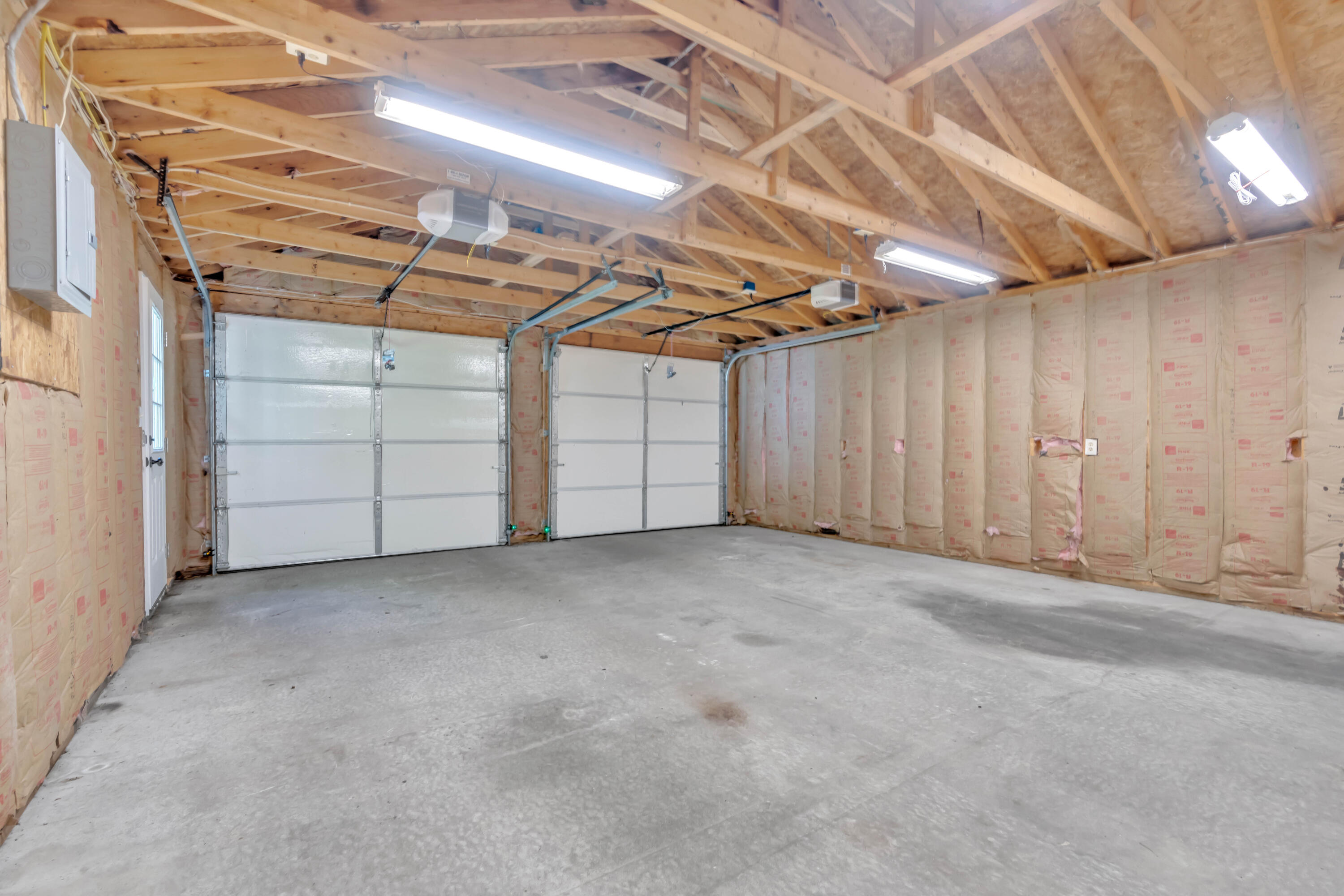 38 Hanson Ridge Road Sanford, ME 04073 - Photo 10 of 29 Garage