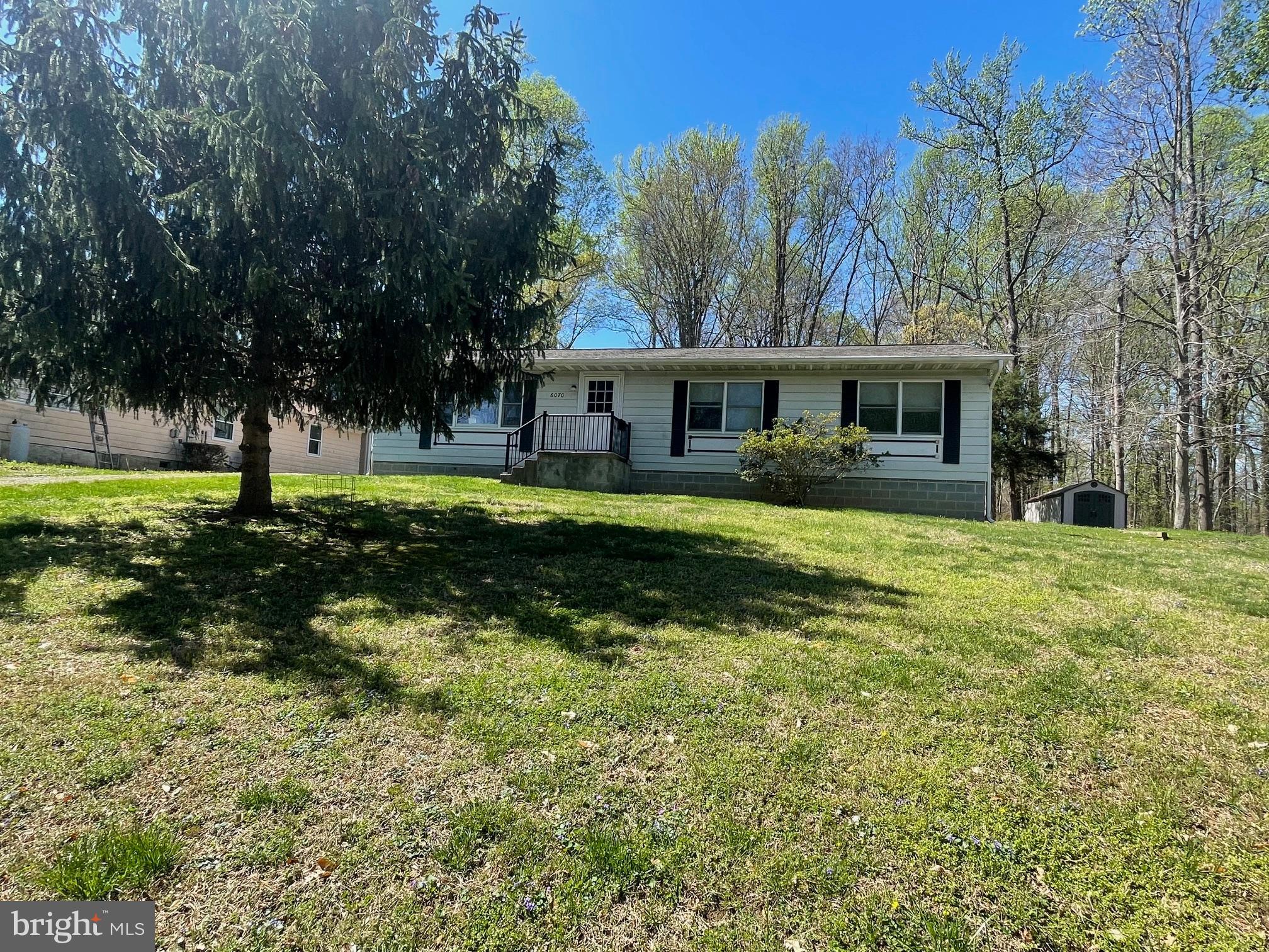 3 BR/1.5BA Rambler w/1-car Garage