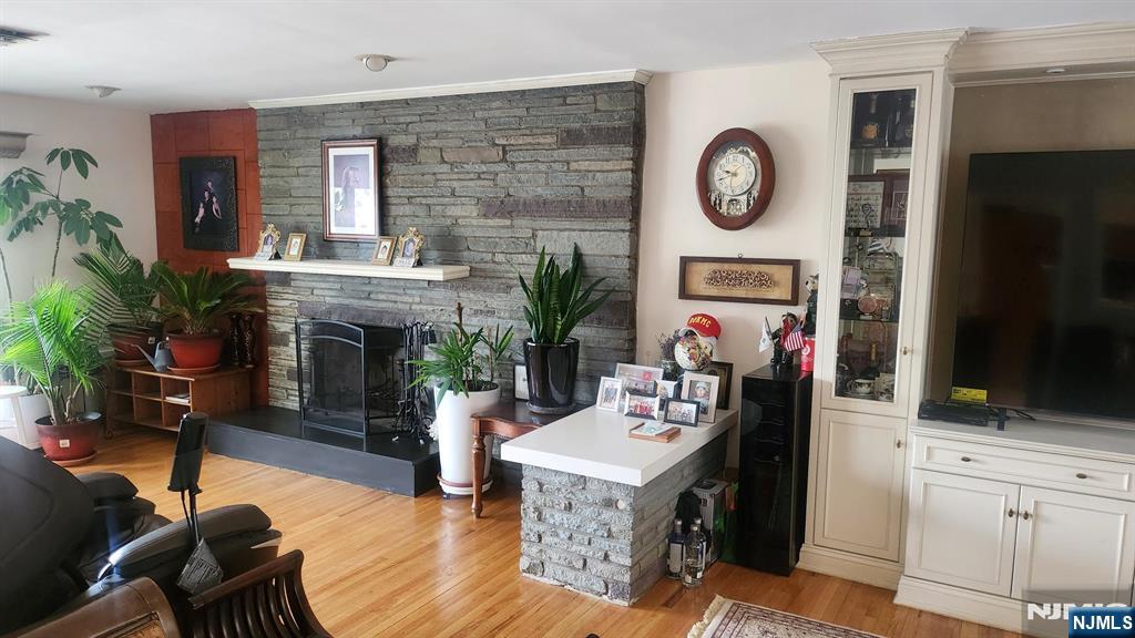 468 Oak Street Ridgefield, NJ 07657 - Photo 5 of 17