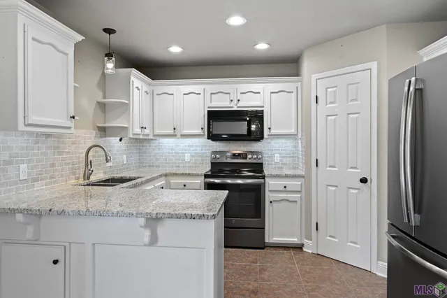 $289,000 | 30863 Meadow Wood Boulevard, Denham Springs, LA 70726