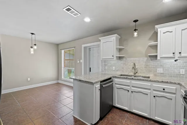 $289,000 | 30863 Meadow Wood Boulevard, Denham Springs, LA 70726