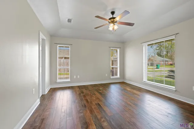 $289,000 | 30863 Meadow Wood Boulevard, Denham Springs, LA 70726