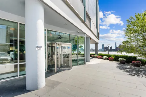 $1,100,000 | 2 2nd Street, Unit 3606, Jersey City, NJ 07302