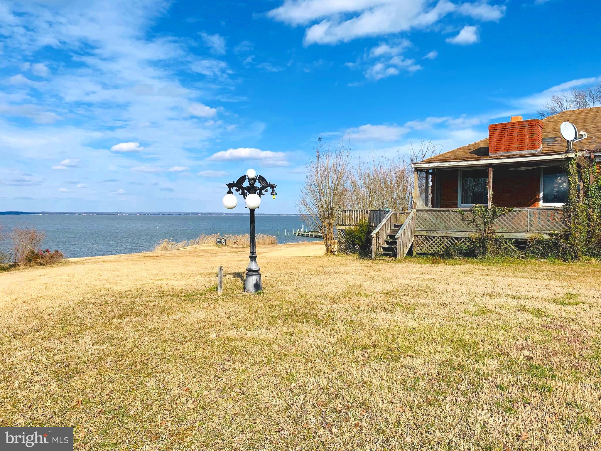 20765 Ridge Road Colonial Beach, VA 22443 - Photo 7 of 36 Wrap around deck on 2 level beach front home!