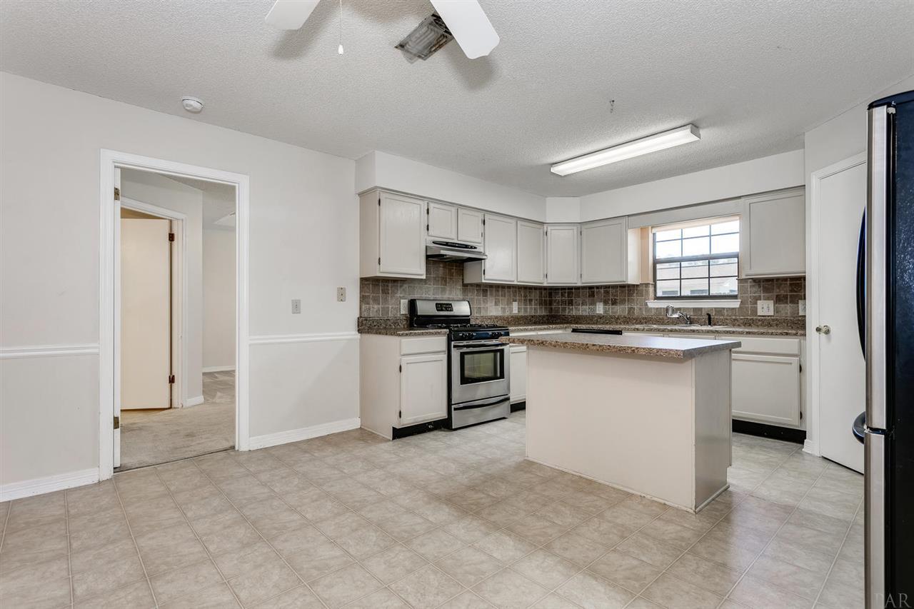 1211 Brook Bend Road Pensacola, FL 32506 - Photo 9 of 30