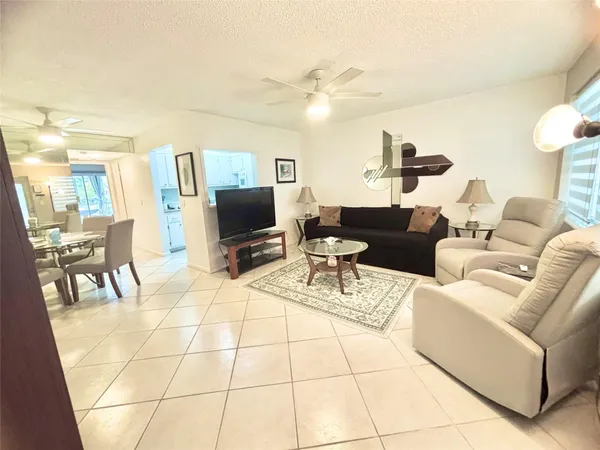 $1,400 | 43 Farnham B, Unit 43, Deerfield Beach, FL 33442