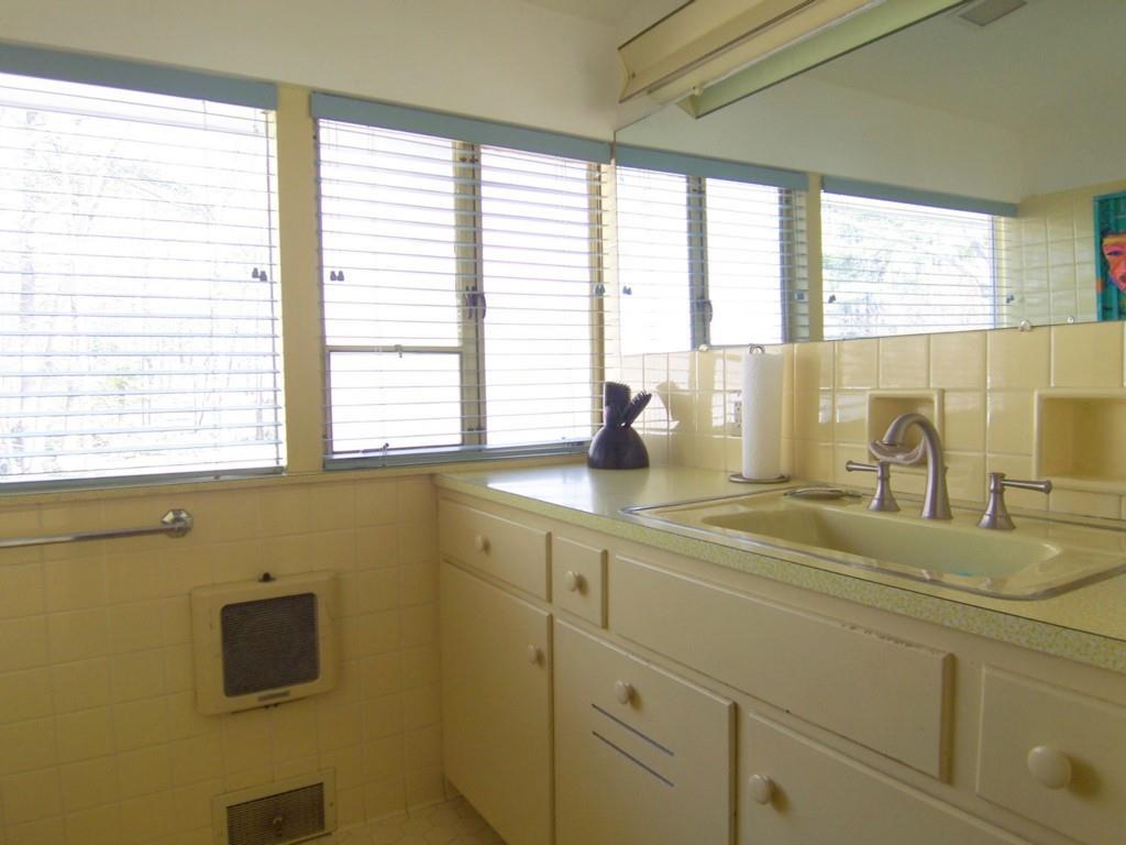 28 Wedgewood Road Auburn, ME 04210 - Photo 25 of 34 Full bath
