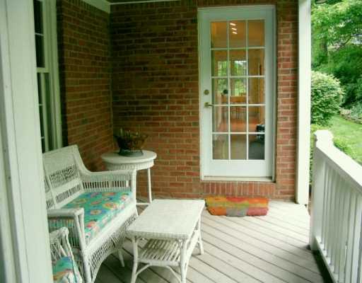 4 Worthington Road Pittsburgh, PA 15238 - Photo 6 of 8 Patio/Deck.