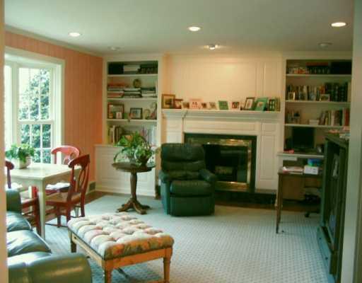 4 Worthington Road Pittsburgh, PA 15238 - Photo 7 of 8 Studio/Study/Office.