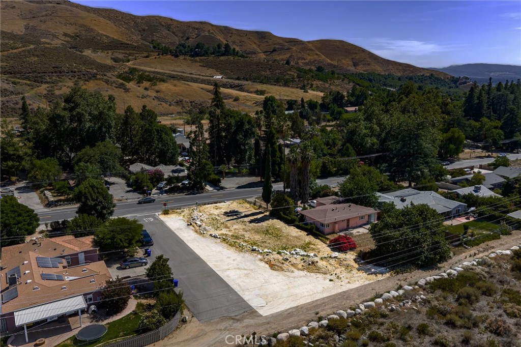 2789 Mill Creek Road Mentone, CA 92359 - Photo 9 of 11 a view of a house with a mountain in the background