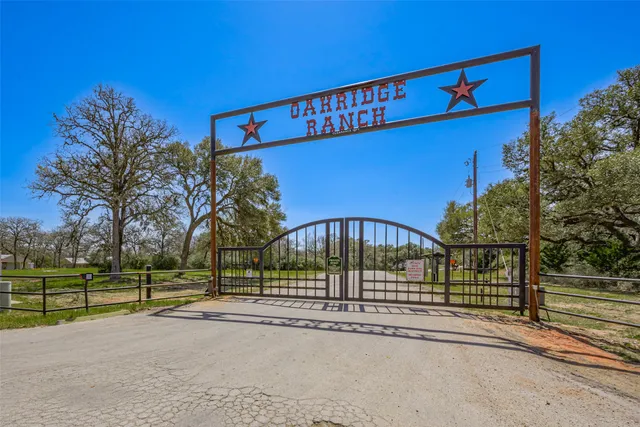 $1,250,000 | 1134 Big Buck Drive, Weimar, TX 78962