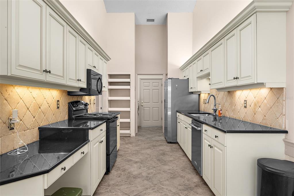 6724 Approach Road, Unit 3 Sarasota, FL 34238 - Photo 16 of 36 Gallery Image 16