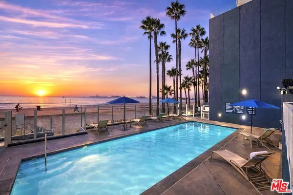 $1,850,000 | 25 South 15th Place, Unit 101, Long Beach, CA 90802