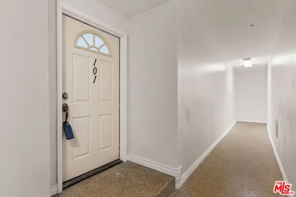 $1,850,000 | 25 South 15th Place, Unit 101, Long Beach, CA 90802