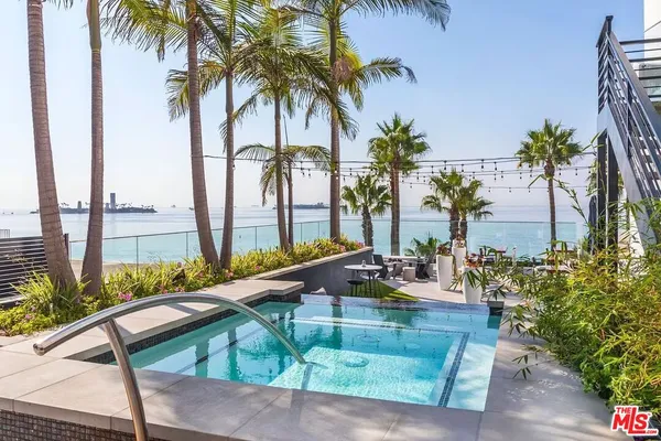 $1,850,000 | 25 South 15th Place, Unit 101, Long Beach, CA 90802