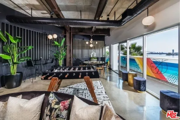 $1,850,000 | 25 South 15th Place, Unit 101, Long Beach, CA 90802