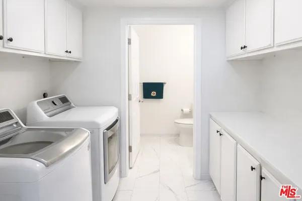 $1,850,000 | 25 South 15th Place, Unit 101, Long Beach, CA 90802