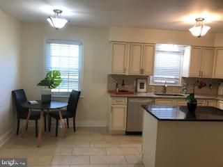 $600,000 | 76 Woodstone Lane, Villanova, PA 19085