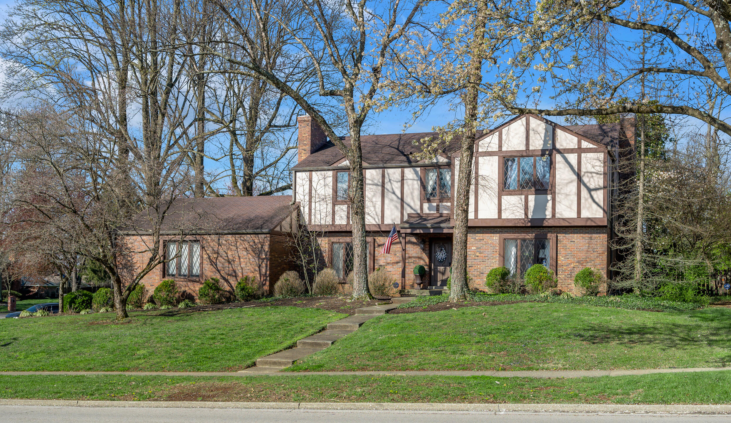 921 Chinoe Road Lexington, KY 40502 - Photo 1 of 14 TDB_3774