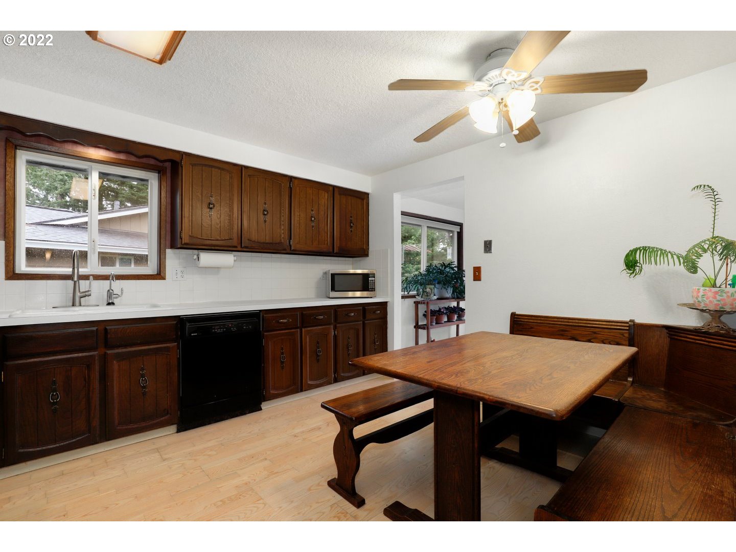 7500 Ridge Drive Gladstone, OR 97027 - Photo 3 of 31 Gallery Image 3