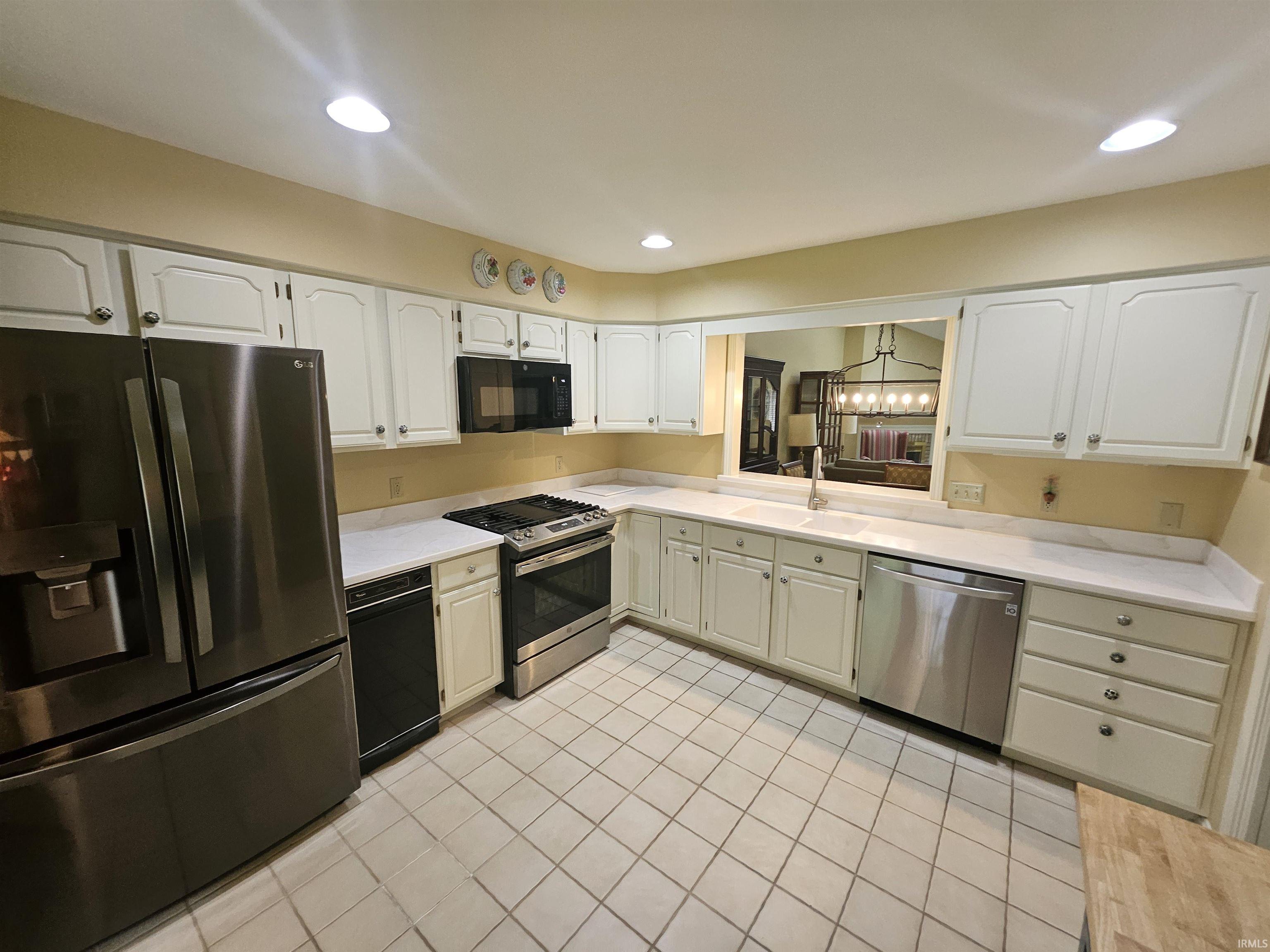 1322 Timberlake Road Evansville, IN 47710 - Photo 9 of 28