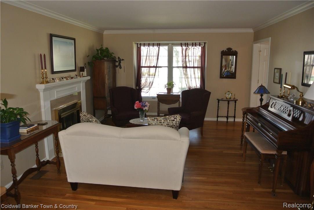 42463 Waterfall Road Northville, MI 48168 - Photo 10 of 28 DSC_5901.JPG