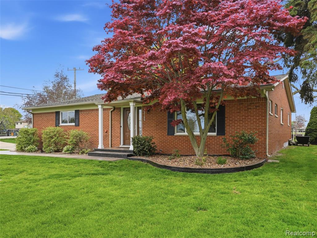 32160 South River Road Harrison Township, MI 48045 - Photo 5 of 70
