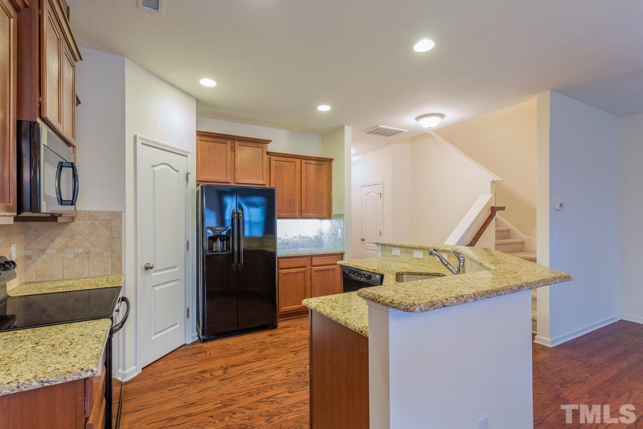 8332 Niayah Way Raleigh, NC 27612 - Photo 5 of 25 Gallery Image 5