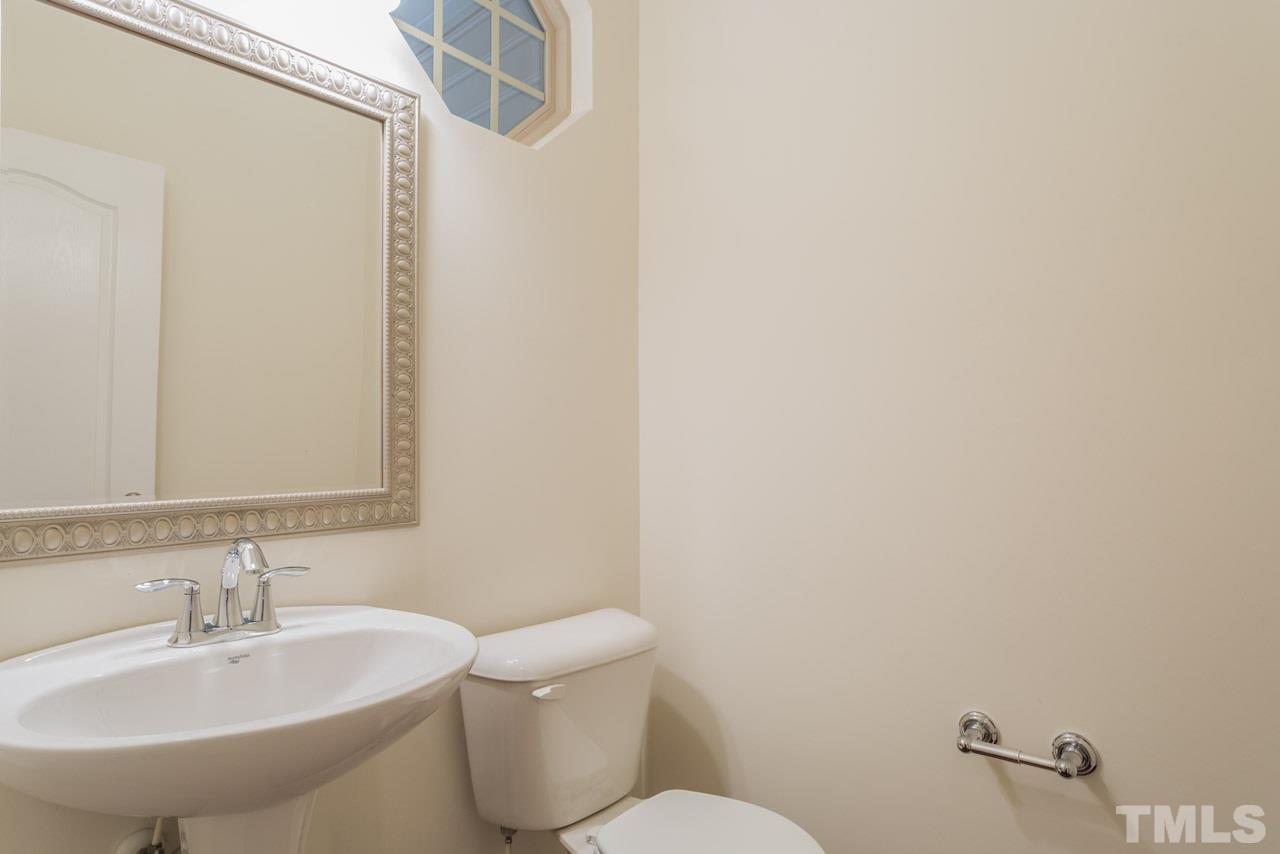 8332 Niayah Way Raleigh, NC 27612 - Photo 10 of 25 Gallery Image 10
