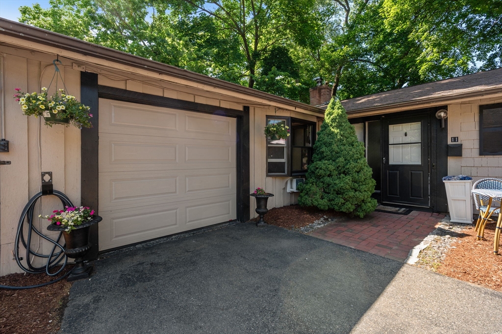 11 Ruth Drive Framingham, MA 01701 - Photo 4 of 37