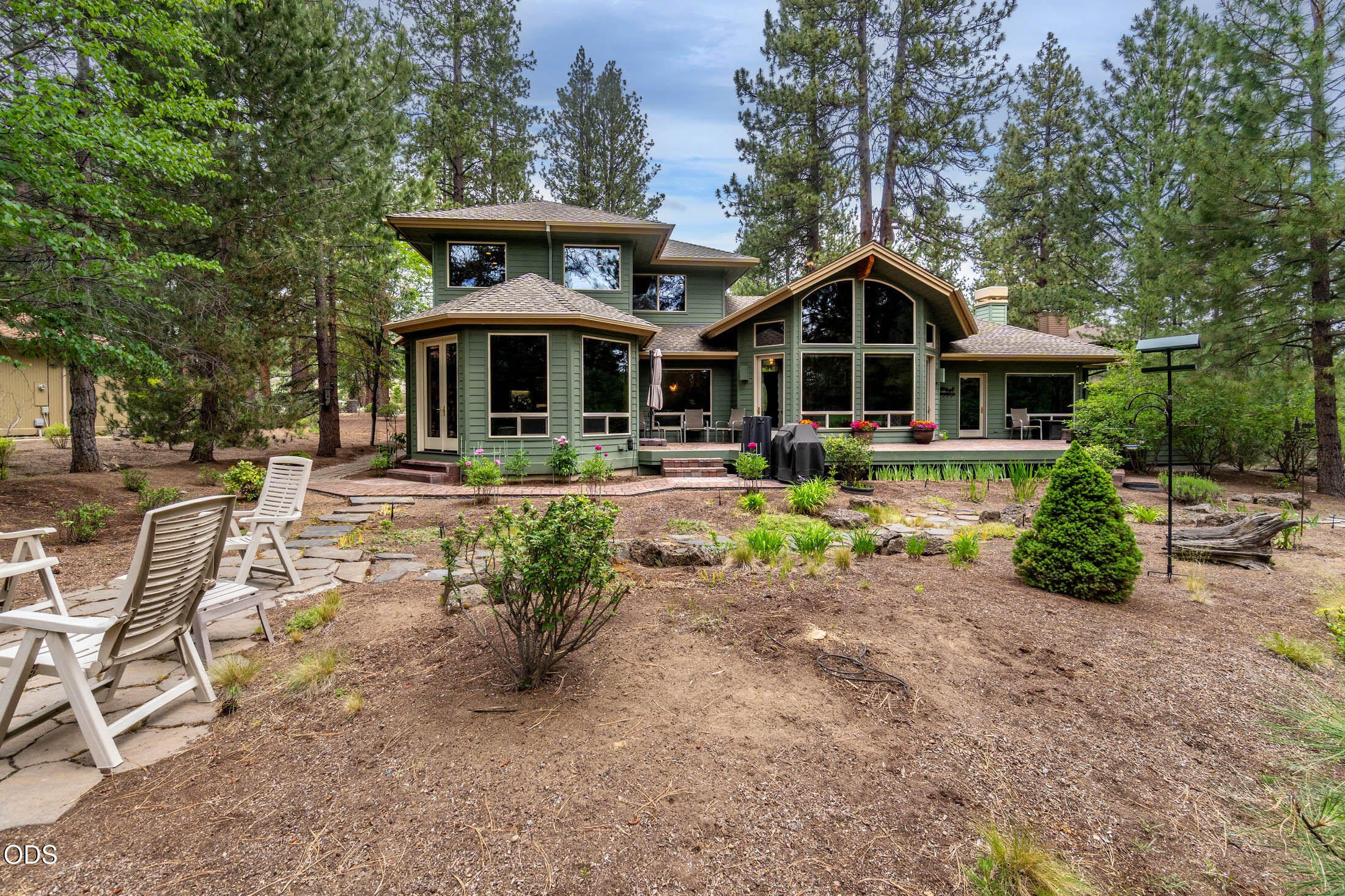 60621 Golf Village Loop Bend, OR 97702 - Photo 37 of 47