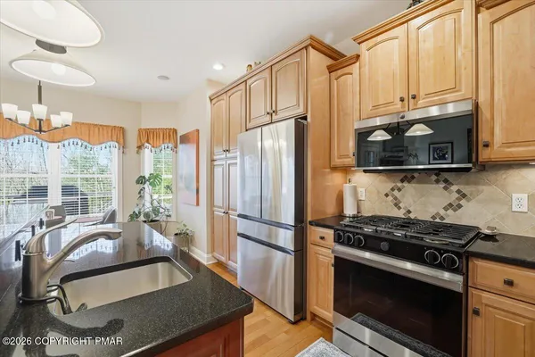 $769,000 | 389 Joanne Court, Bartonsville, PA 18321