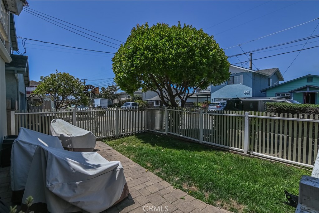 350 Java Street Morro Bay, CA 93442 - Photo 14 of 26 a view of a chair and table in the patio