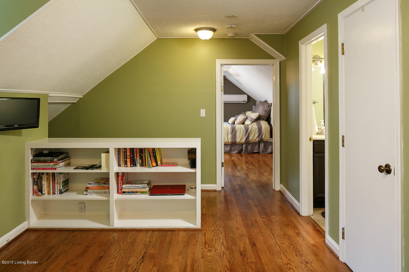 4504 Blenheim Road Louisville, KY 40207 - Photo 21 of 26 RealTourCast Willinger Blenheim (18 of