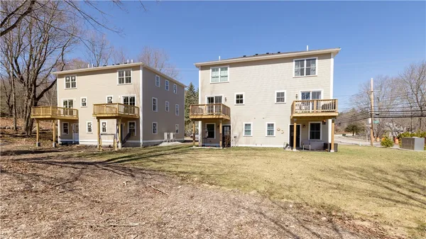 $435,000 | 40 Farnum Pike, Unit 3, Smithfield, RI 02917