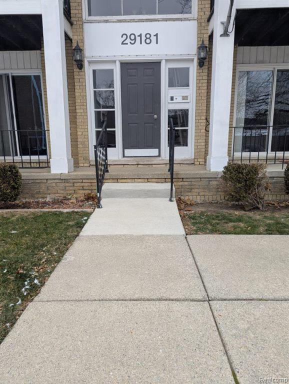 29181 Hayes Road, Unit C1 Warren, MI 48088 - Photo 2 of 26