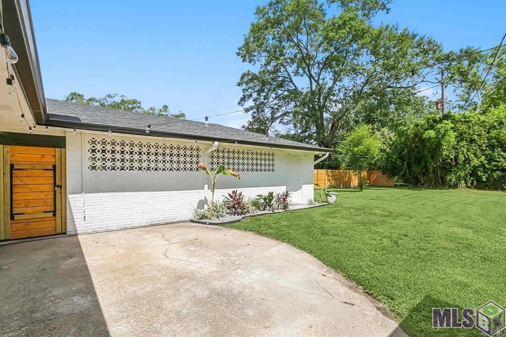 7035 Government Street Baton Rouge, LA 70806 - Photo 29 of 31 Back yard patio area